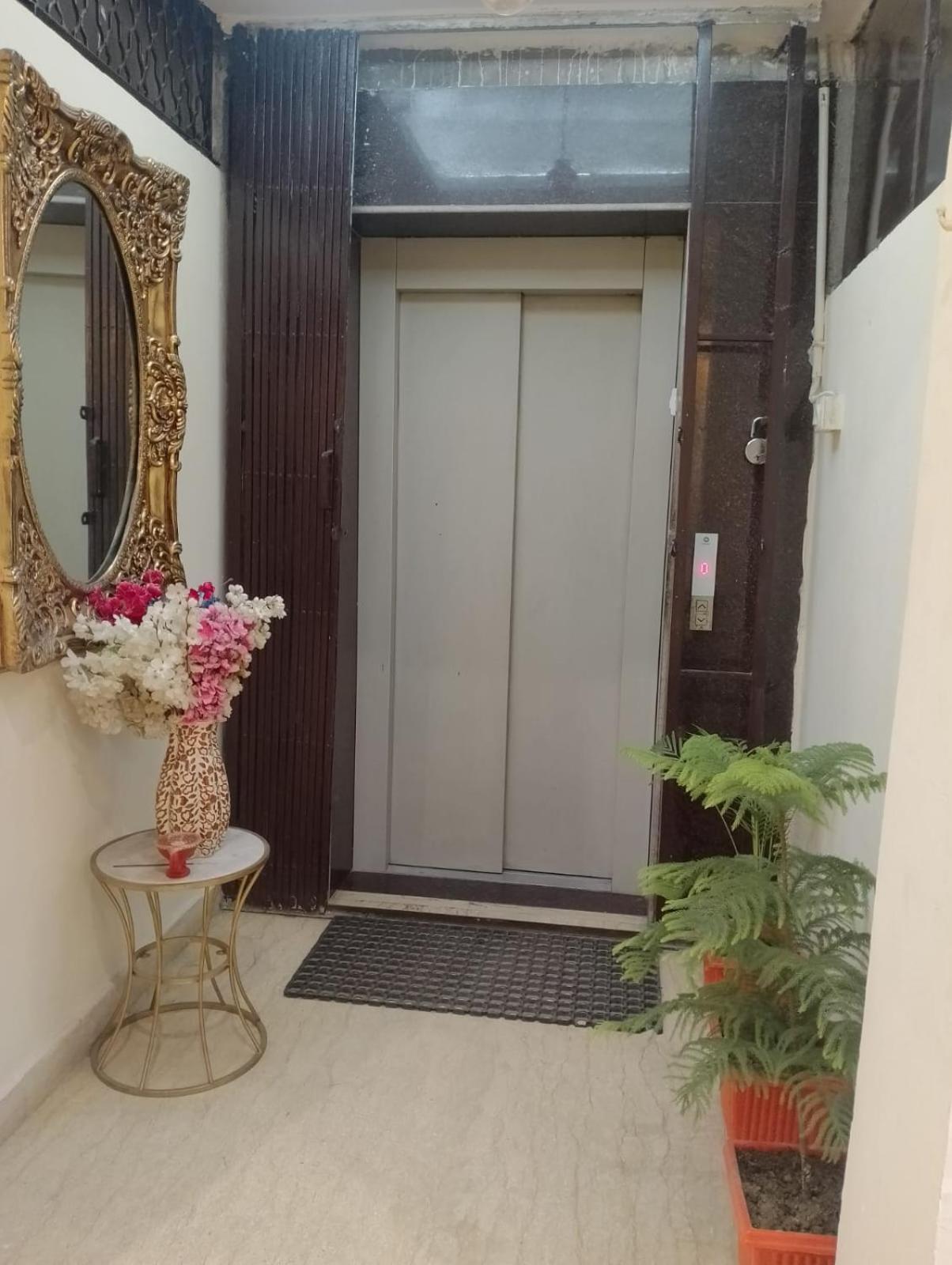 Star Inn Delhi  Exterior photo