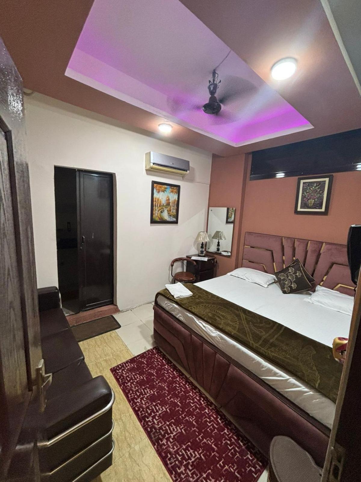 Star Inn Delhi  Exterior photo